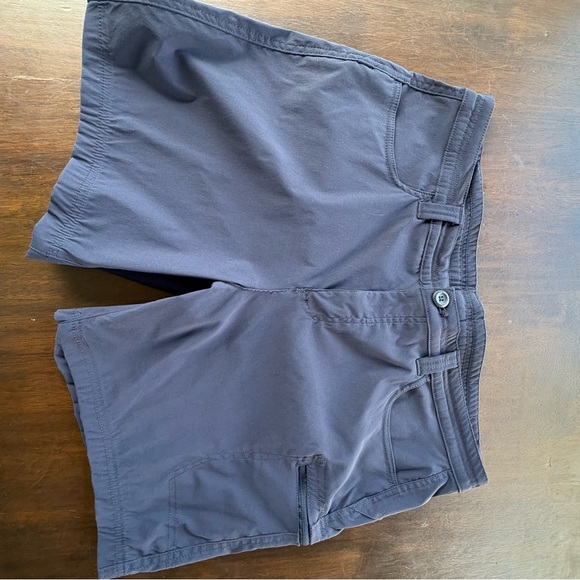 Eddie Bauer Blue Flat Front Shorts Classic Design new without tags - Picture 3 of 8